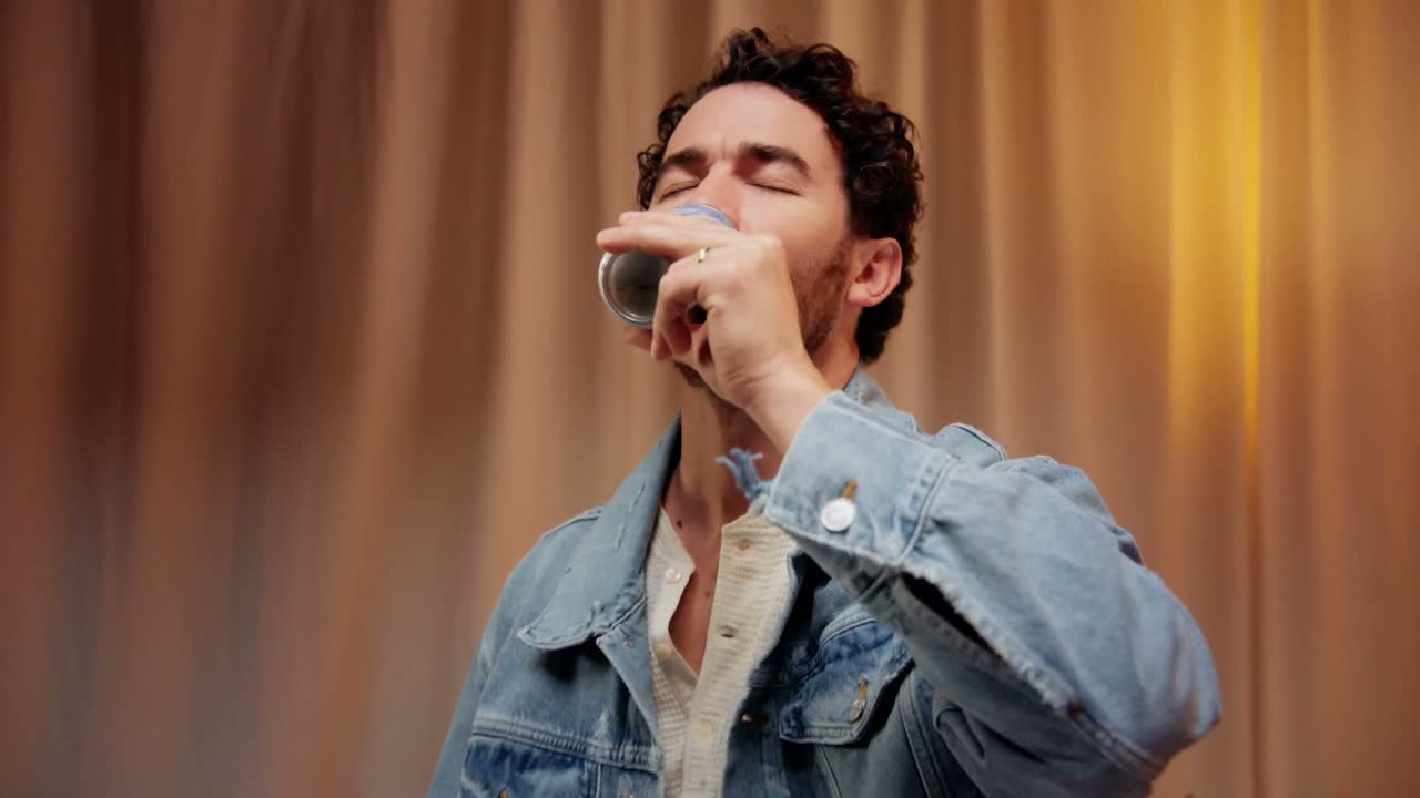 Coca-Cola, Y3000